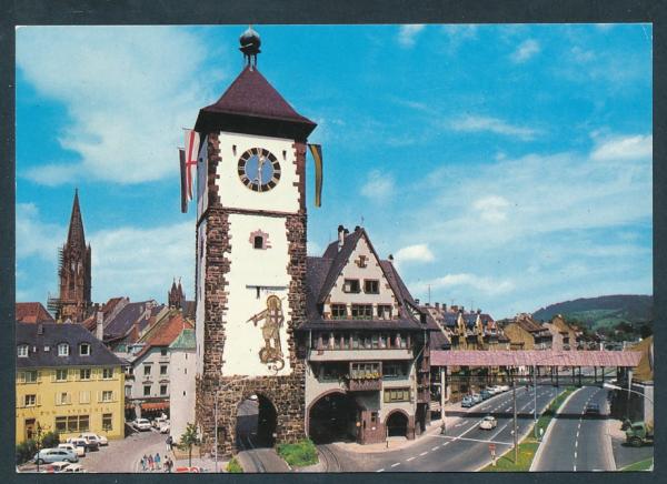 Schwabentor mit Schwabentorsteg in Freiburg im Breisgau